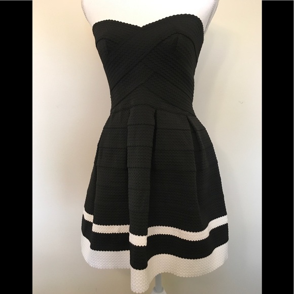 Sans Souci strapless mini dress - Picture 2 of 5